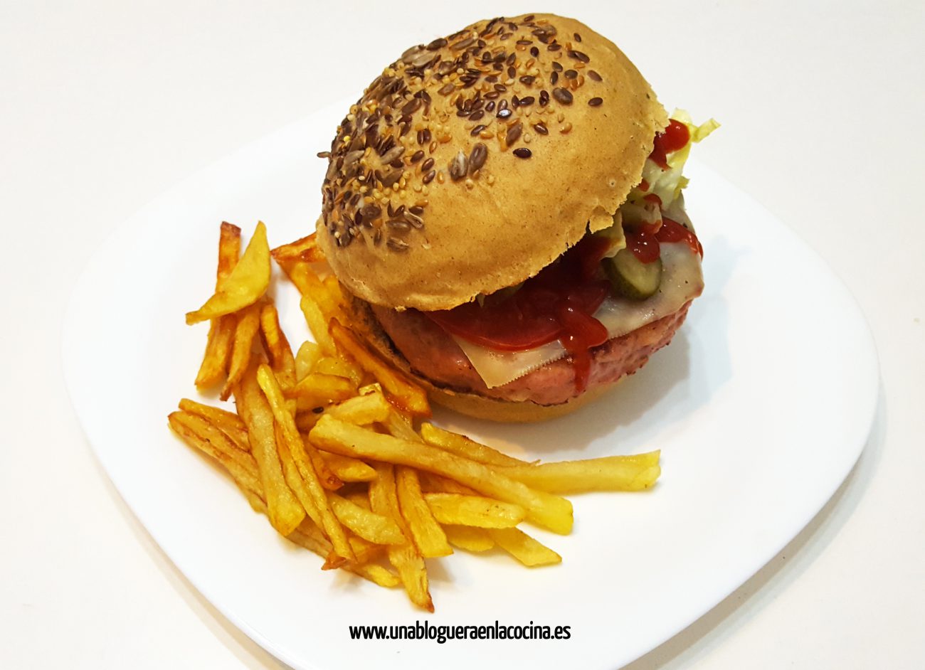 Hamburguesa de pollo con pan ecológico