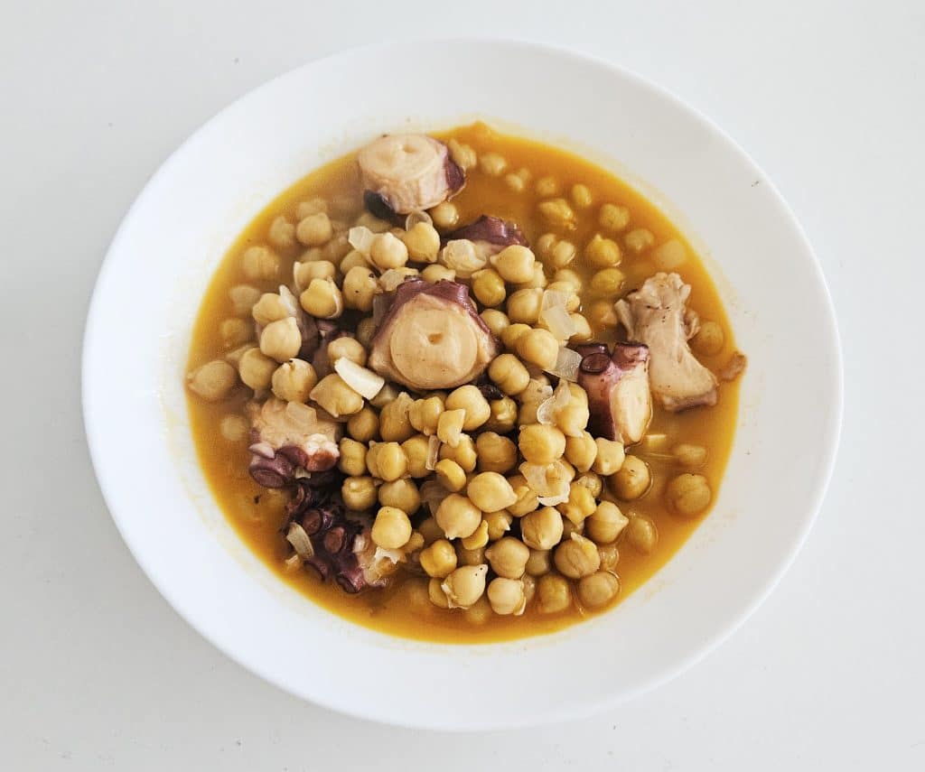 Receta rápida de Garbanzos con Pulpo paso a paso